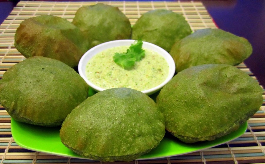સામાન્ય પૂરીને ભૂલી જાઓ: આજે જ ટ્રાય કરો પાલક પૂરી બનાવવાની આ સરળ અને મજેદાર રીત! 2 palak puri1
