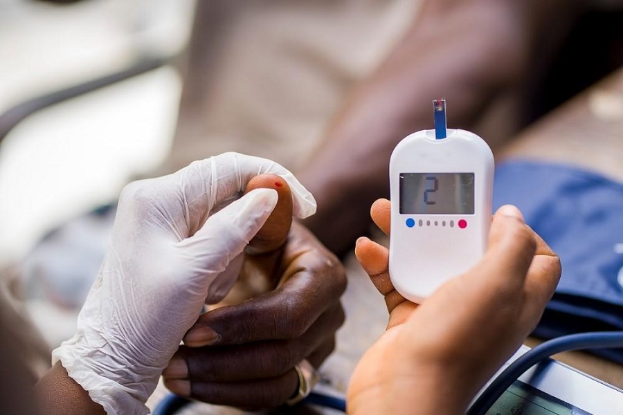 વધારે પડતી ઊંઘ તમને બીમાર કરી શકે છે! જાણો ૭ કલાકથી વધુ ઊંઘ લેવાથી કઈ ગંભીર બીમારીઓનો ખતરો વધે છે 3 sugar2