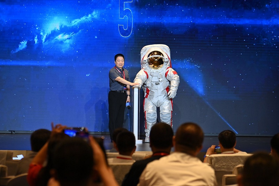 ચીને કરી મોટી જાહેરાત, 2030 સુધીમાં ચંદ્રની સપાટી પર પગ મૂકશે ચીની નાગરિક! 2 china3