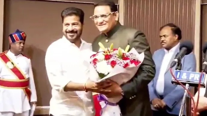 ટીમ ઈન્ડિયાના ભૂતપૂર્વ કેપ્ટન અઝહરુદ્દીનને તેલંગાણા સરકારમાં મહત્વપૂર્ણ જવાબદારી સોંપાઈ બન્યા કેબિનેટ મંત્રી 2 WhatsApp Image 2025 10 31 at 3.03.22 PM