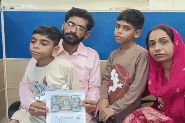 રસ્તા પર શાકભાજી વેચનારનું નસીબ ચમક્યું: પંજાબ દિવાળી બમ્પરમાં ₹૧૧ કરોડ જીત્યા 2 WhatsApp Image 2025 11 05 at 10.39.11 AM