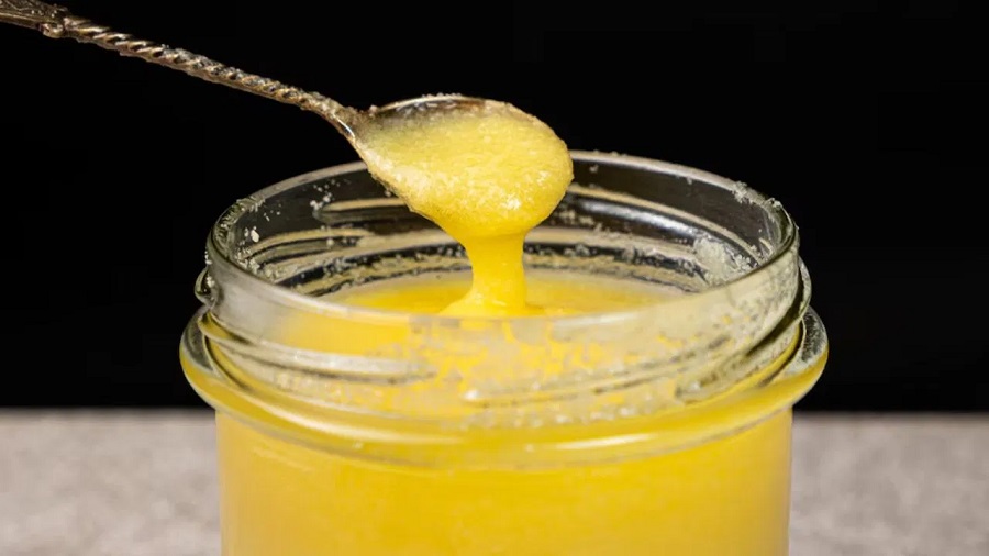 ઠંડીમાં રહો ફિટ અને સુંદર: સ્વાસ્થ્ય અને ત્વચાને તંદુરસ્ત રાખવા માટે અપનાવો આ ૭ આદતો! 2 ghee