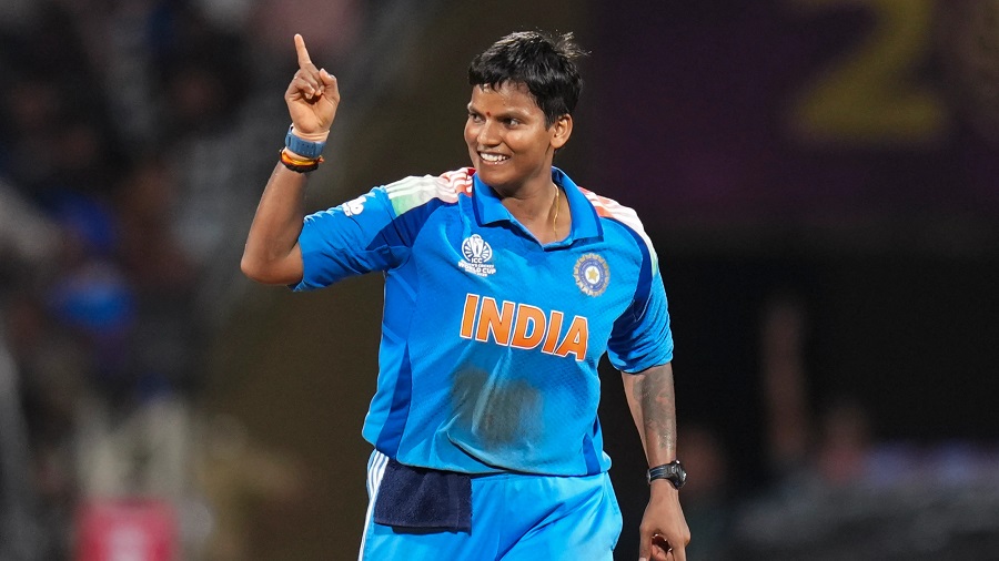 મેચ જીત્યા પછી મોટું સન્માન: 5 નવેમ્બરે વર્લ્ડ ચેમ્પિયન ટીમ ઈન્ડિયાએ PM મોદી સાથે કરી મુલાકાત! 3 dipti sharma