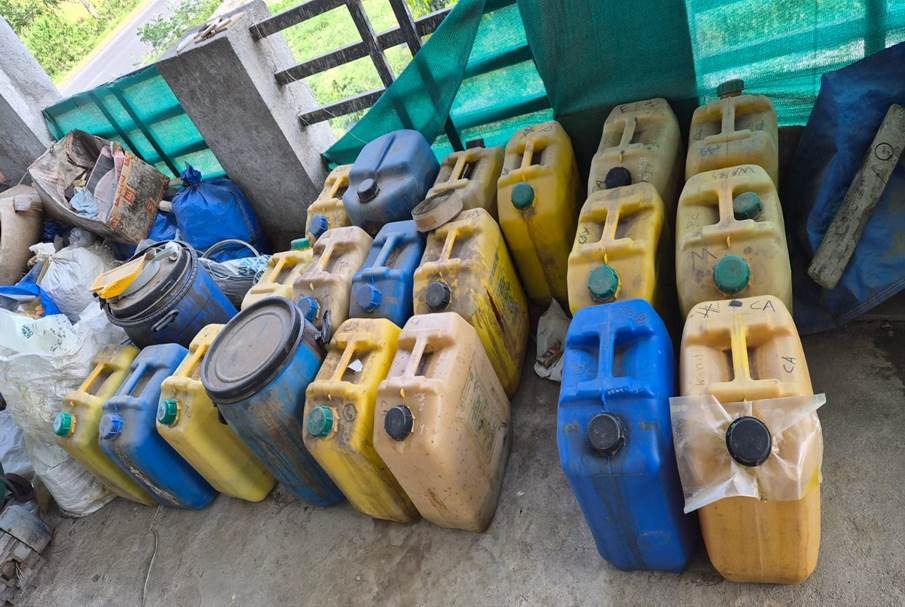 વલસાડના અટગામ પંથકમાં ગેરકાયદે ફેકટરીમાંથી 20 કરોડનું ડ્રગ્સ જપ્ત, ચાર આરોપીઓની ધરપકડ 3 WhatsApp Image 2025 11 06 at 5.48.55 PM