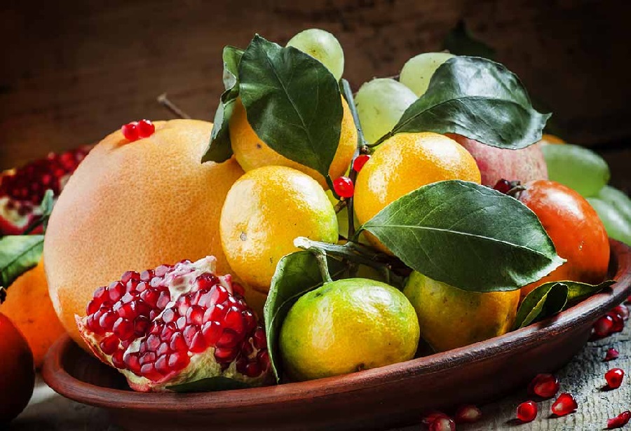 ફિટ અને એનર્જેટિક રહેવું છે? આખી સીઝન આ 10 ફળો ખાવાનું ભૂલતા નહીં! 2 winter fruits