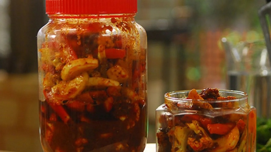 પરફેક્ટ વિન્ટર સ્પેશિયલ: ગાજર અને ફુલાવરમાંથી તૈયાર થતું 'સુપર ફાસ્ટ' અને ટેસ્ટી અથાણું! 3 pickel 123