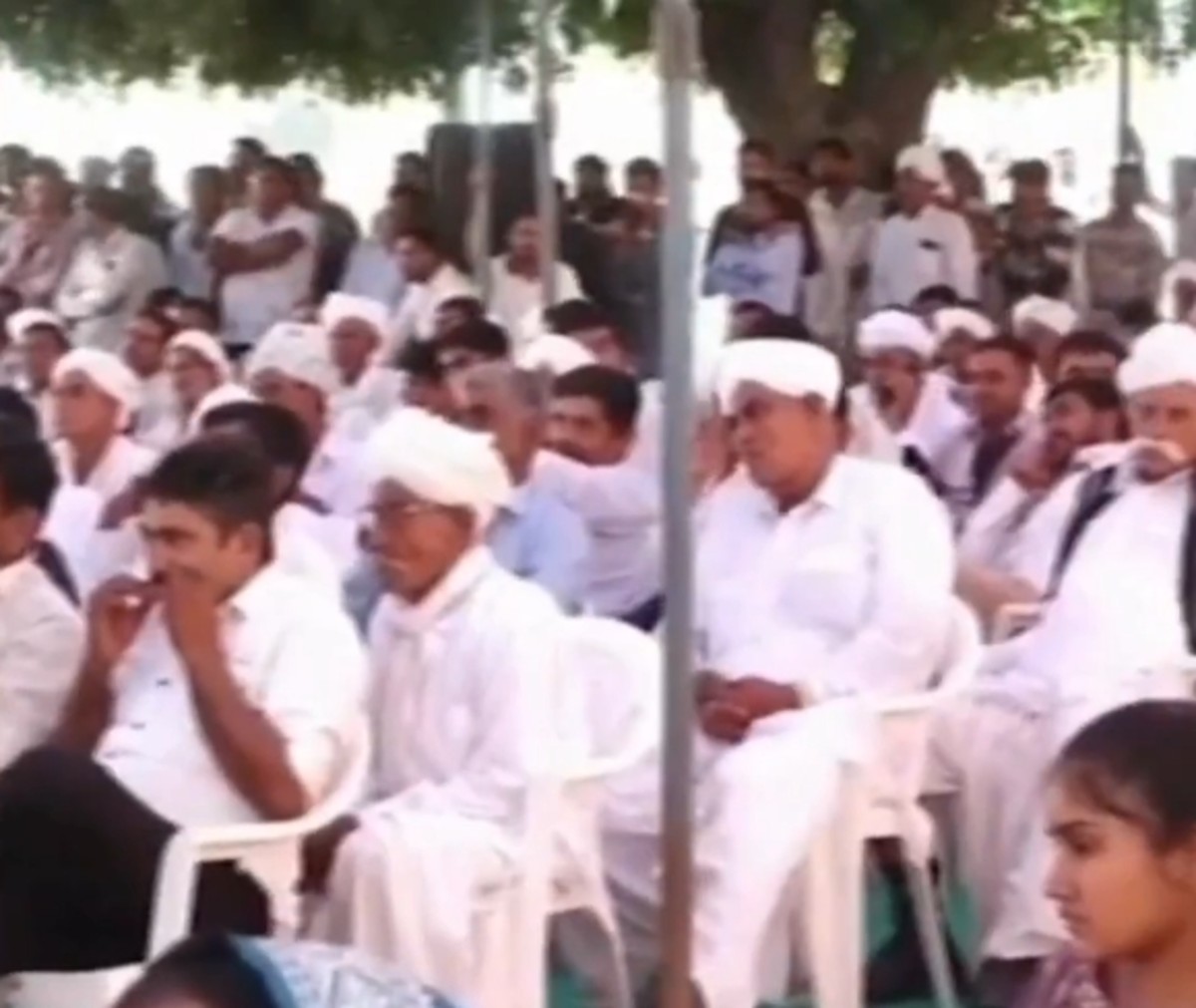 Shankarbhai Chaudhary Geniben Thakor: ભાભર ખાતે રાજકીય સૌજન્યનું નવું દ્રશ્ય: શંકરભાઈ ચૌધરી અને ગેનીબેન ઠાકોર વચ્ચે સકારાત્મક સંવાદ 3 Screenshot 10 11 2025 12323 www.gujaratfirst.com