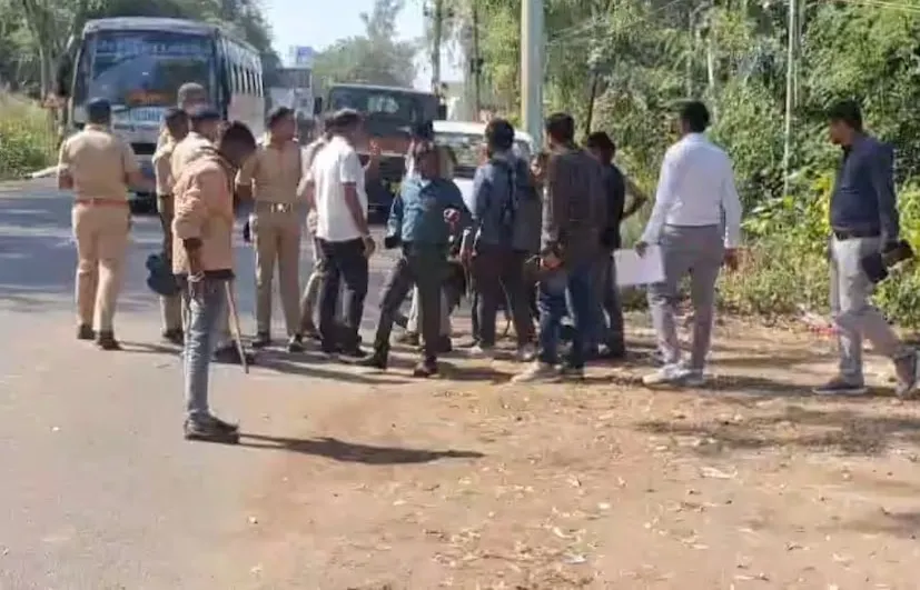 મહીસાગર જિલ્લાના લીંબડીયા ગામે 142 એકર સરકારી જમીન કૌભાંડનો પર્દાફાશ, તંત્ર દોડતું થયું 3 Limdiya land scam Mahisagar Gujarat 1.png