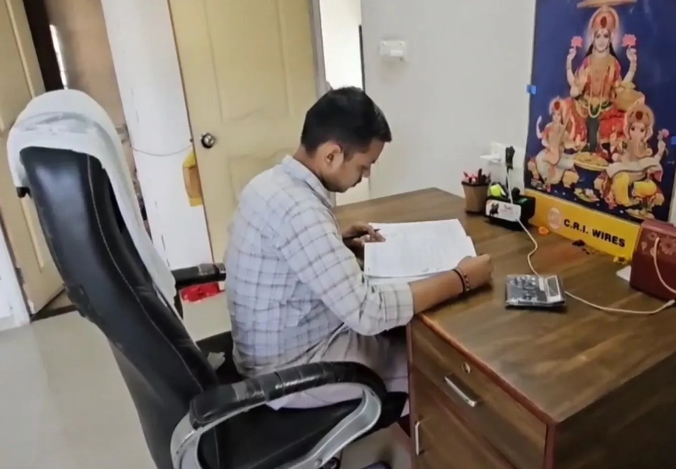 CA Final Topper Navsari.jpeg