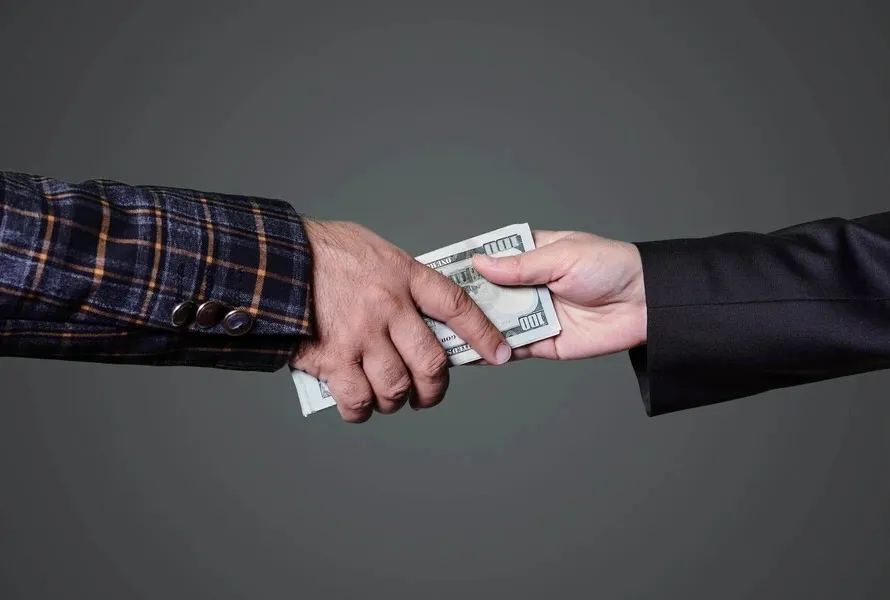 મહેસાણા માર્ગ અને મકાન વિભાગમાં ભ્રષ્ટાચારનો મોટો ખુલાસો 3 Mehsana Corruption Case 1.png