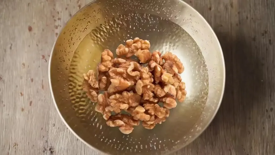 'સુપરફૂડ'થી ઓછા નથી રાતભર પલાળેલા અખરોટ, રોજ ખાવાથી મળશે 7 અદ્ભુત ફાયદા 2 walnat.jpg
