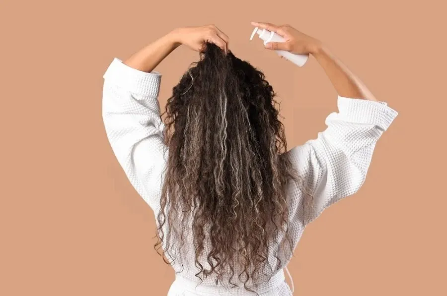 બજારના મોંઘા સ્પ્રે નહીં! માત્ર 3 વસ્તુઓથી ઘરે બનાવો વાળને મજબૂત બનાવતો ચમત્કારિક સ્પ્રે 3 spray1.jpg