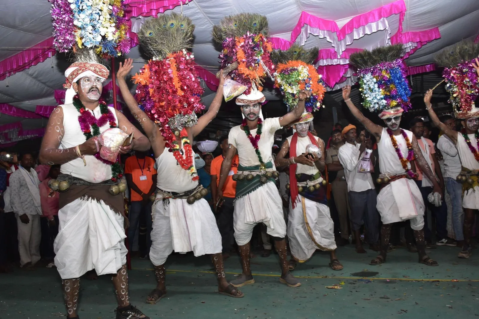 સાતપુડાની હરિયાળી વચ્ચે દેવમોગરા ધામ: આદિજાતિ આસ્થા, ઇતિહાસ અને કુદરતી સૌંદર્યનું અનોખું પવિત્ર કેન્દ્ર 2 Devmogra Mata Temple 1.png