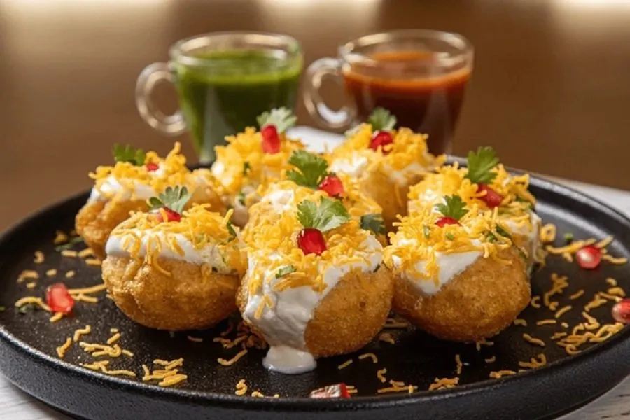 જ્યારે ચટપટું ખાવાનું મન થાય, ત્યારે ફટાફટ બનાવો દહીં વાળી પાણીપૂરી 2 pani puri