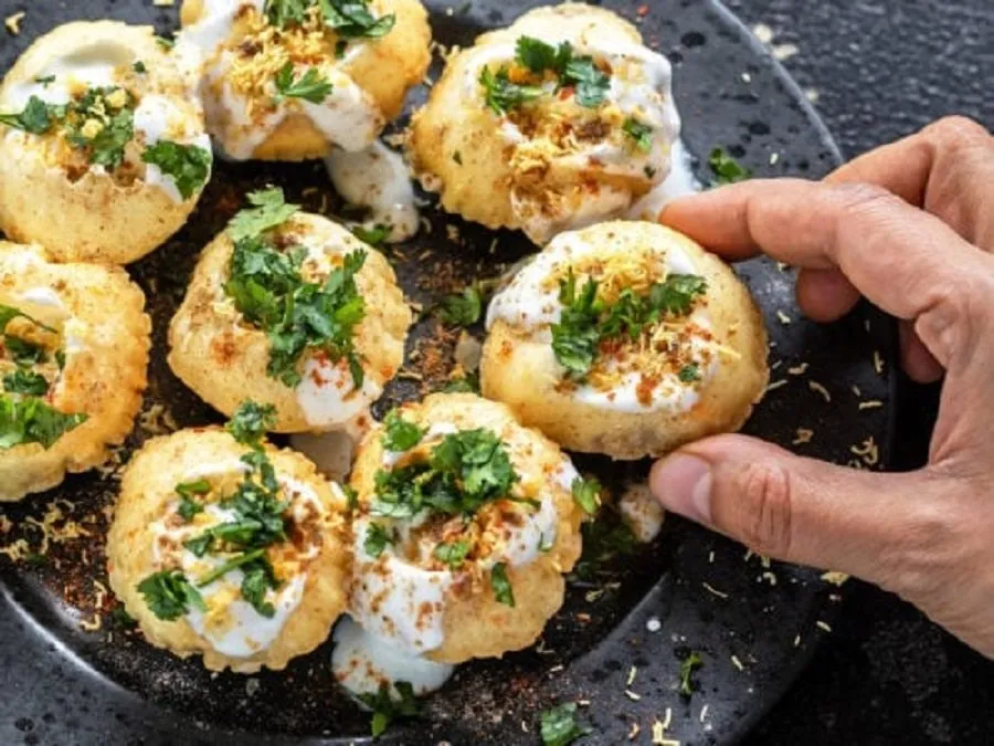 જ્યારે ચટપટું ખાવાનું મન થાય, ત્યારે ફટાફટ બનાવો દહીં વાળી પાણીપૂરી 3 pani puri