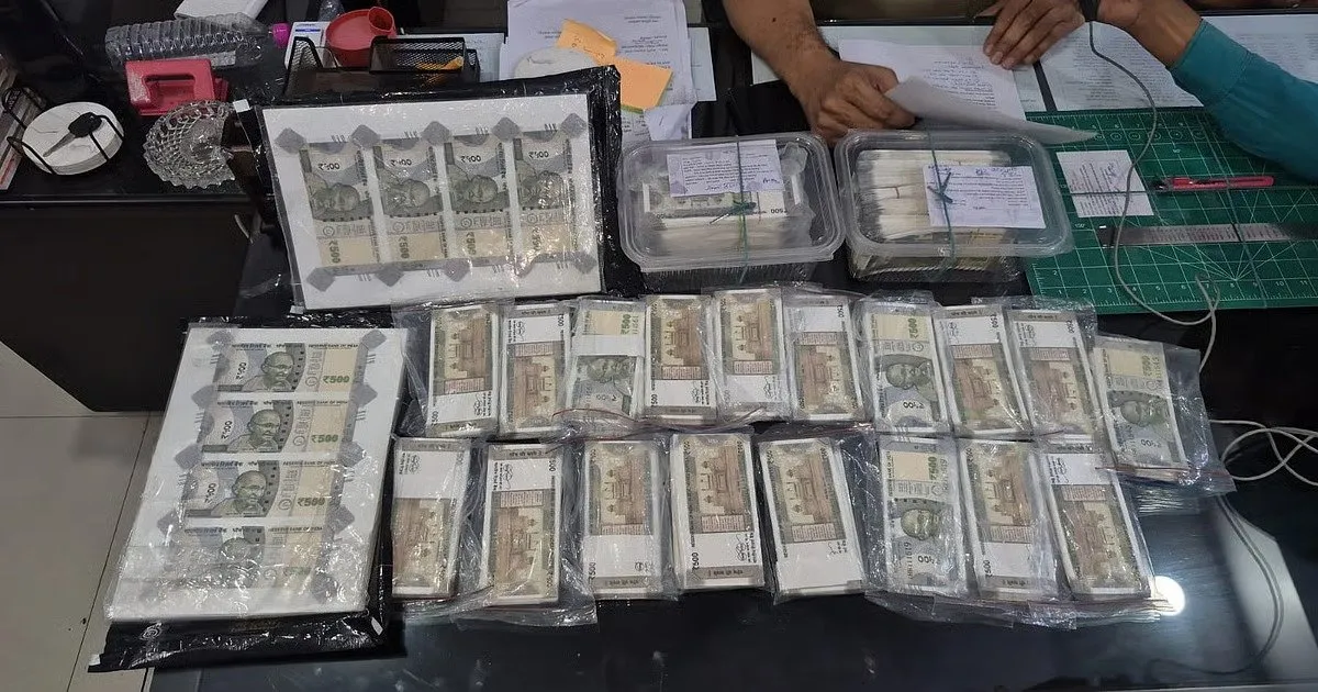 ભોપાલ પોલીસે એક રેકેટનો પર્દાફાશ કર્યો: ₹500 ની નકલી નોટો છાપવાના આરોપમાં 21 વર્ષીય યુવકની ધરપકડ 2 WhatsApp Image 2025 11 16 at 11.11.15 PM.jpeg