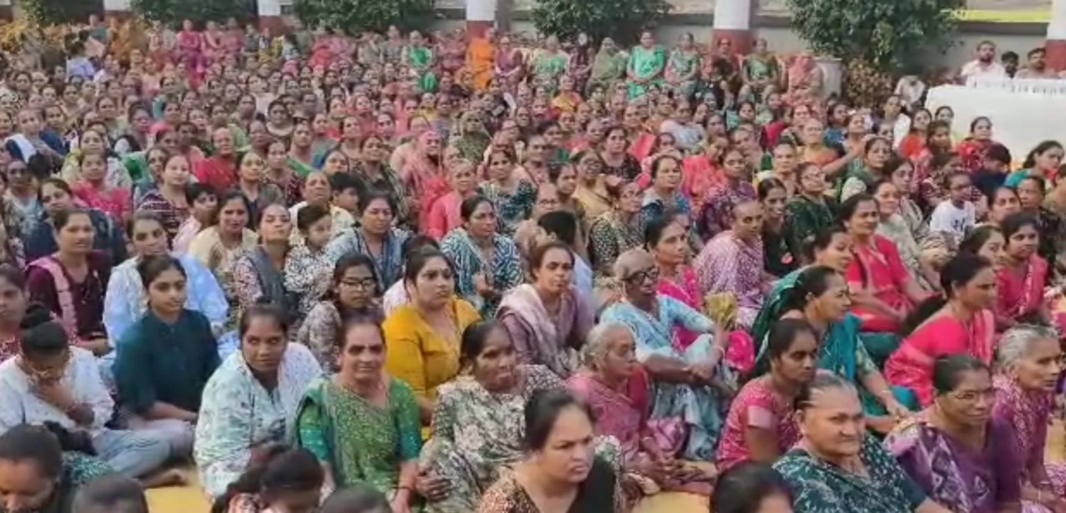 બાદલપુર ખાતે ચાર ગામના ખેડૂતોને 2 કરોડની સહાય, ઉદ્યોગપતિ દિનેશ કુંભાણીની ઉદાર પહેલ 2 junagadh farmer support 2.png