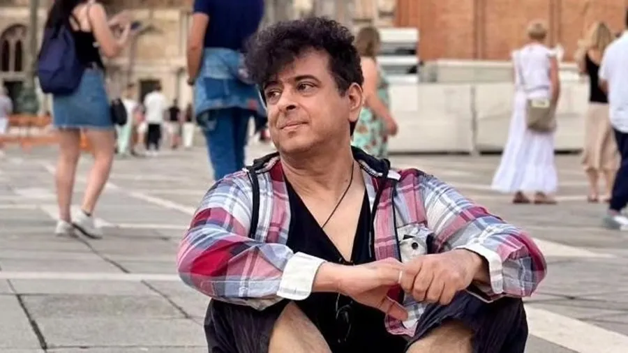 MBBS ડોક્ટરમાંથી બન્યા પોપ અને રોક મ્યુઝિકના જાદુગર, જાણો કોણ છે આ દિગ્ગજ 2 palash sen.jpg