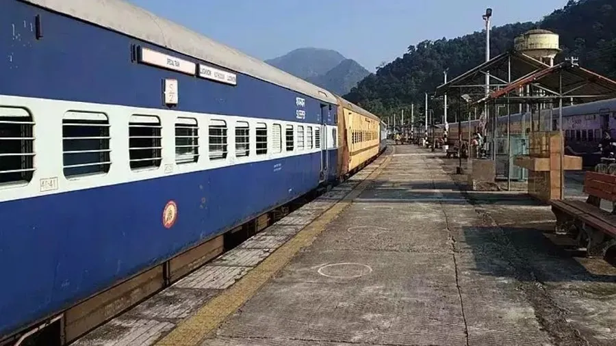 ધોરણ 10 અને ITI પાસ યુવાનો માટે સુવર્ણ તક: સાઉથ ઇસ્ટર્ન રેલવેમાં 1785 જગ્યાઓ પર બમ્પર એપ્રેન્ટિસ ભરતી 3 railway job