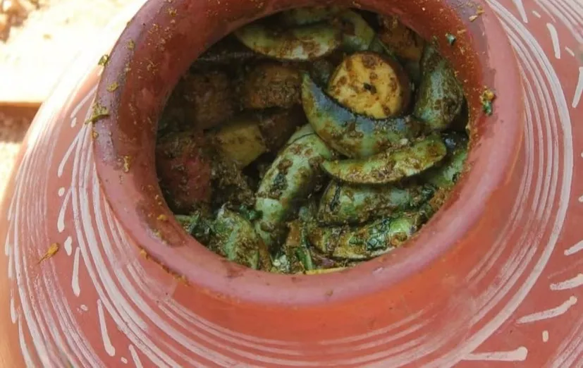 ઊંધિયાથી લઈને પોંક અને ઉંબાડિયા સુધી સુરતની મોસમી વાનગીઓની રસપ્રદ સફર 2 surat winter foods 2.png