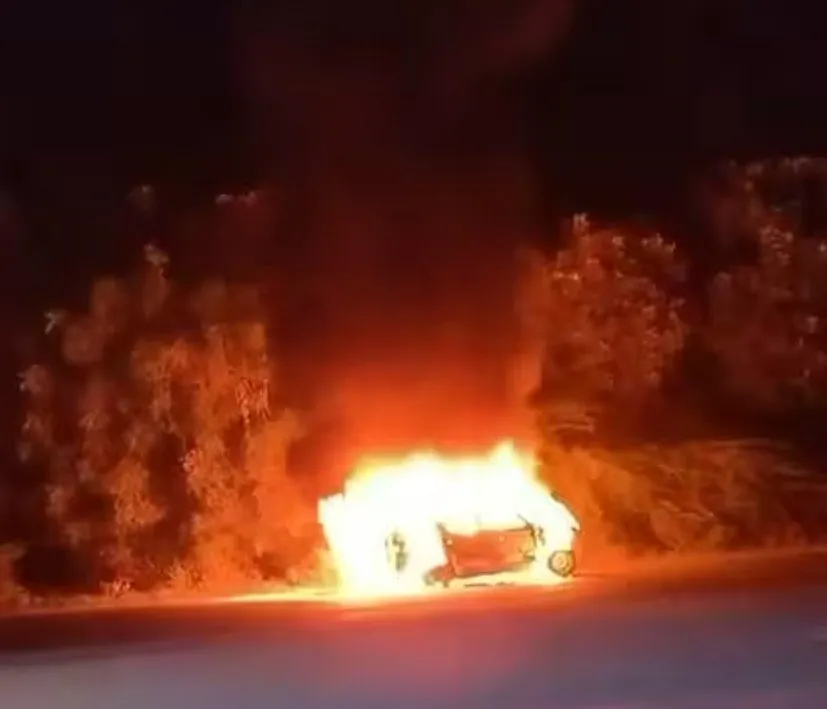 મોડાસા નજીક એમ્બ્યુલન્સમાં લાગી વિકરાળ આગ, નવજાત અને મેડિકલ સ્ટાફ સહિત ચાર લોકોનું કરુણ મોત 3 modasa ambulance fire incident 2.jpg