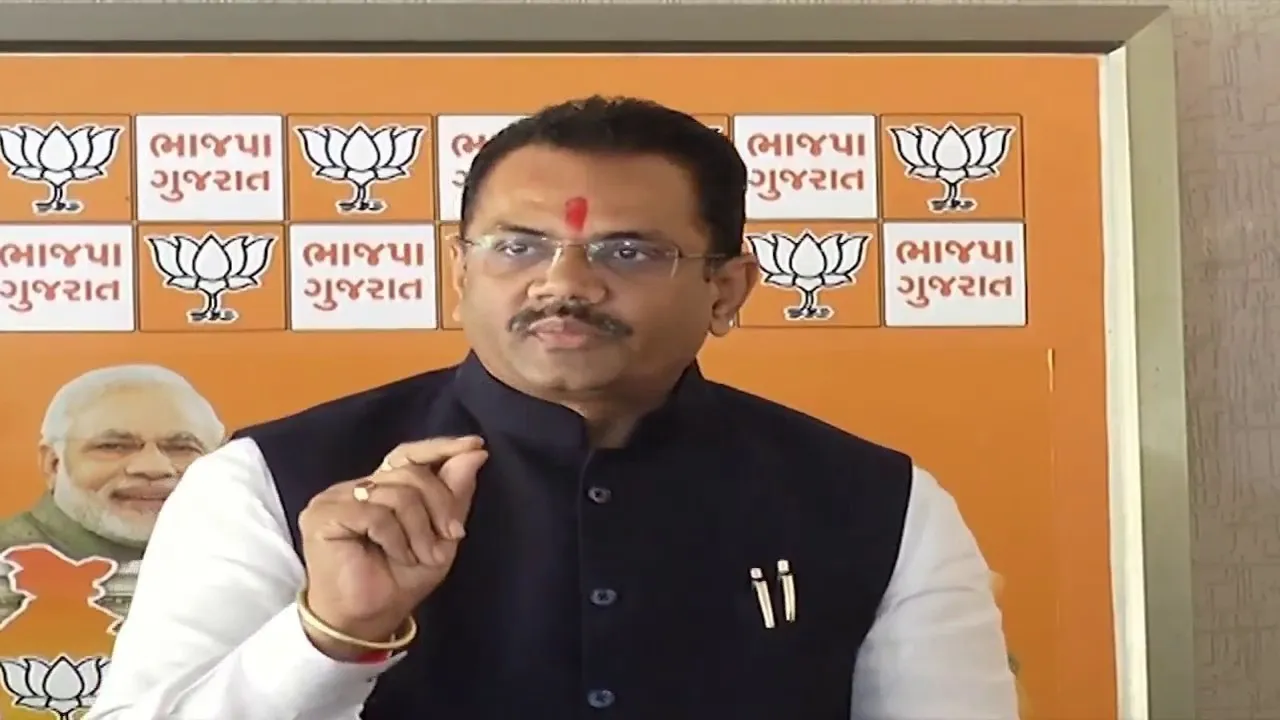 ભાવનગરમાં અમિતભાઈ શાહનું આગમન, ભાજપના નવા જિલ્લા કાર્યાલયના લોકાર્પણની તૈયારીઓ જોરશોરથી 2 Amit Shah Bhavnagar visit 2.png