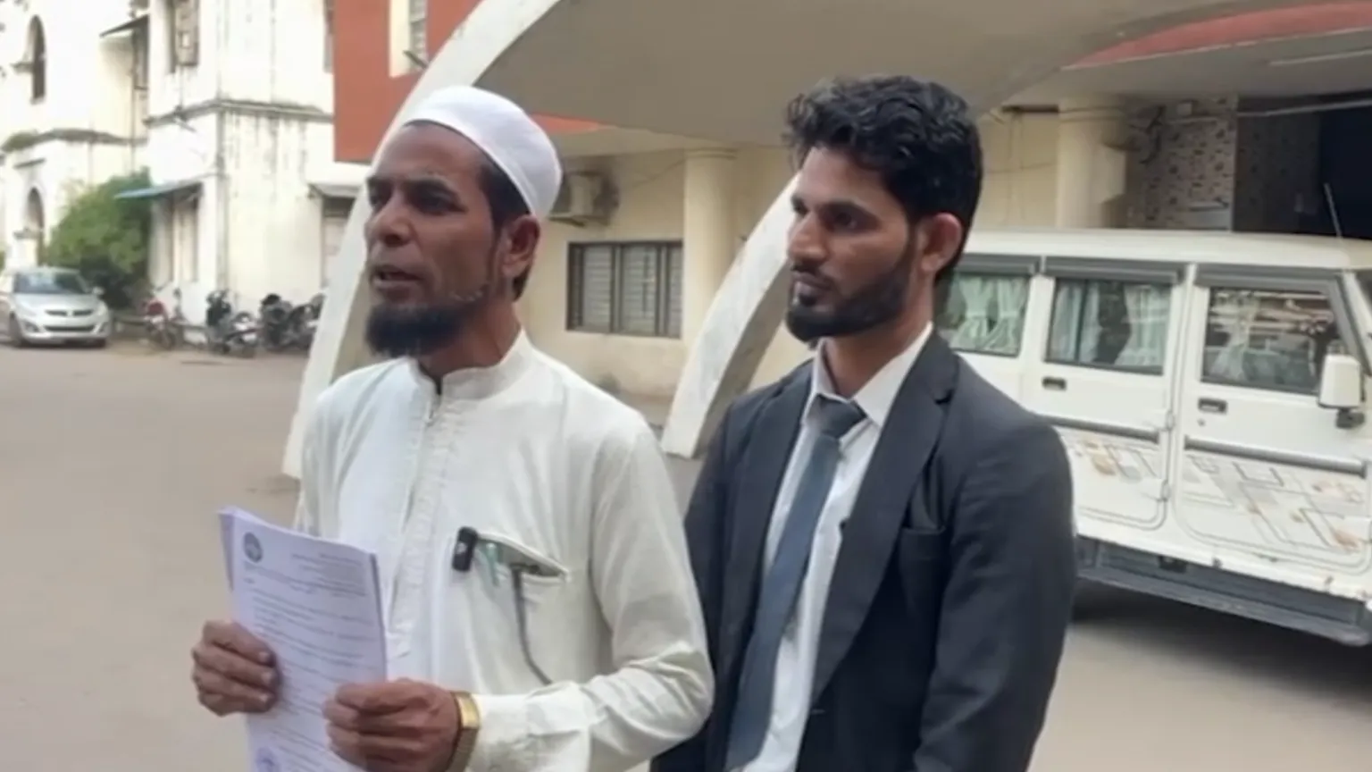 દેવલા ગામના મહિલા સરપંચ દ્વારા ખોટા બિલોના ભ્રષ્ટાચારનો પર્દાફાશ 2 female sarpanch corruption jambusar 2.png