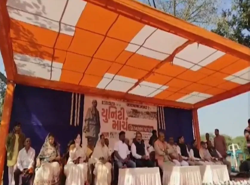 દાહોદના ગરબાડામાં સરદાર પટેલની 150મી જન્મજયંતિ નિમિત્તે ભવ્ય એકતા પદયાત્રાનું આયોજન 2 sardar patel dahod padyatra 1.jpeg