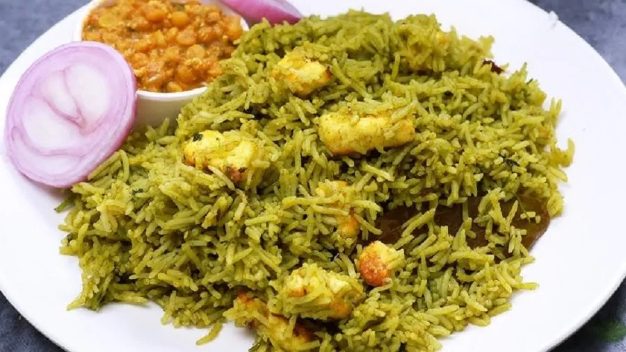 મહેમાનોને ખુશ કરવા માટે બનાવો સ્વાદિષ્ટ અને સ્પેશિયલ પાલક પનીર પુલાવ! 2 Palak Paneer Pulao