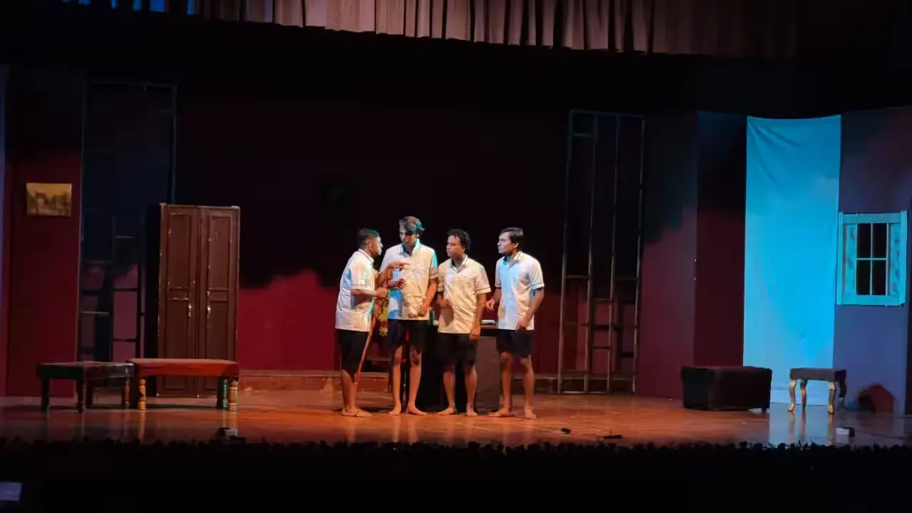 સુરતના નાટ્યમંચ પર ‘ભંવર’ની અનોખી છાપ: બાળ કલાકારોને મળ્યુ વિશેષ સન્માન 2 bhanvar surat drama.png
