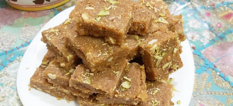 શિયાળામાં અડદિયા પાક બનાવો ઘરે, આ છે સરળ રેસીપી 2 Aadiya Pak
