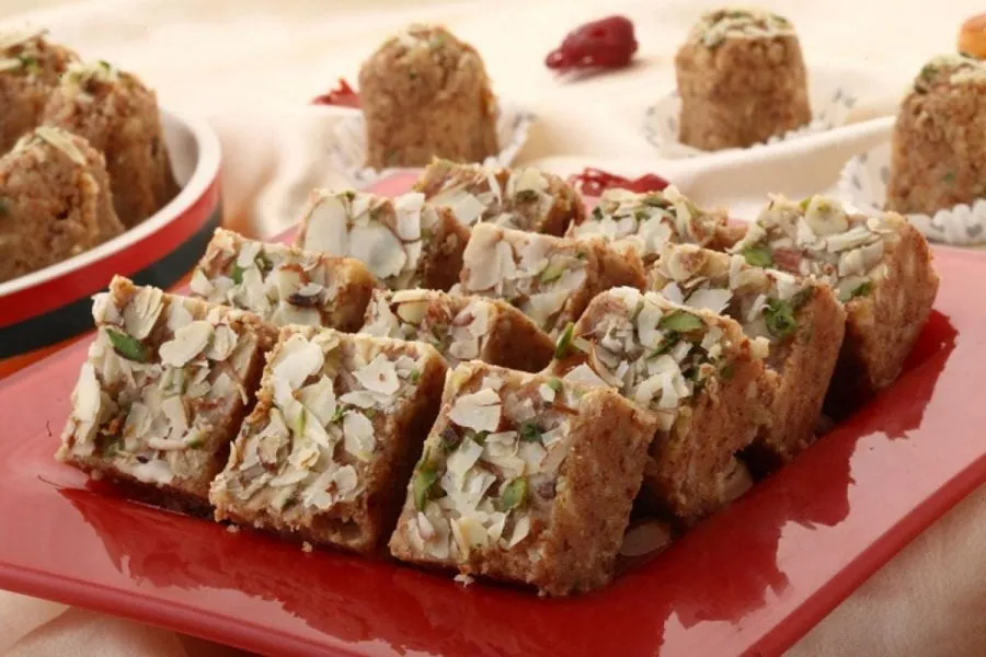 શિયાળામાં અડદિયા પાક બનાવો ઘરે, આ છે સરળ રેસીપી 4 Aadiya Pak
