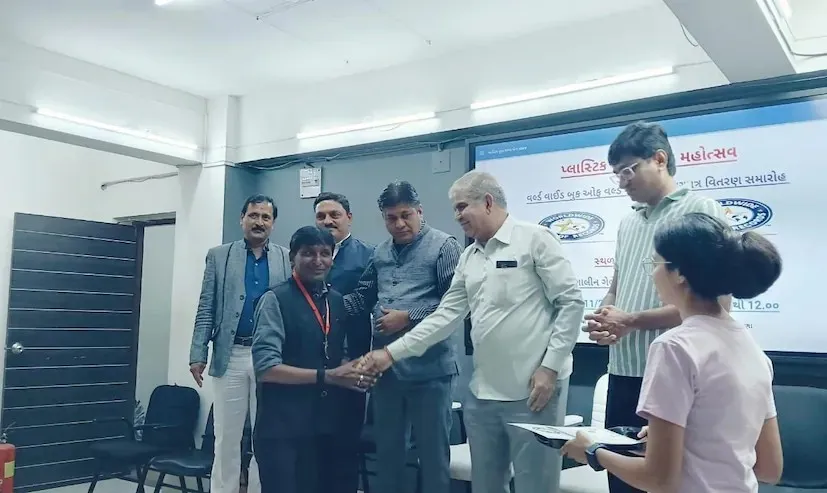 ભાવનગરની શાળાએ પ્લાસ્ટિક મુક્ત અભિયાન દ્વારા પર્યાવરણ માટે ઊભું કર્યું પ્રેરણાદાયક મોડેલ 3 plastic free school campaign 2.png