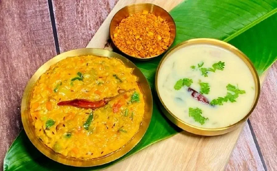જેઠાલાલની મનપસંદ ગુજરાતી કઢી-ખિચડી: સ્વાદ અને સ્વાસ્થ્યનો સંગમ! 3 Gujarati Kadhi Khichdi