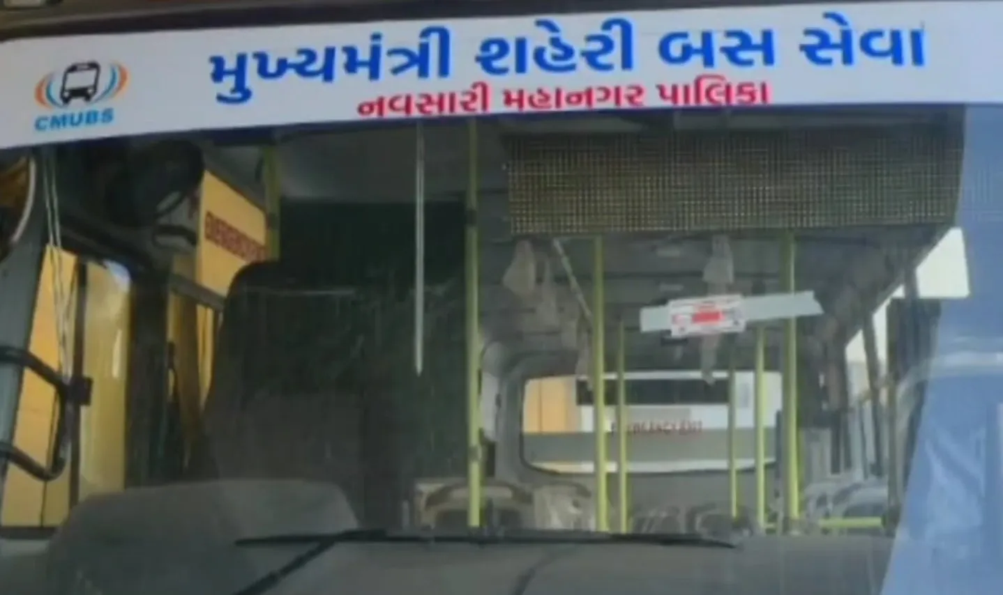 બમણી બસો અને બમણા રૂટ સાથે નવસારીમાં પરિવહન તંત્રમાં મોટો ફેરફાર 2 navsari city bus 1.jpeg