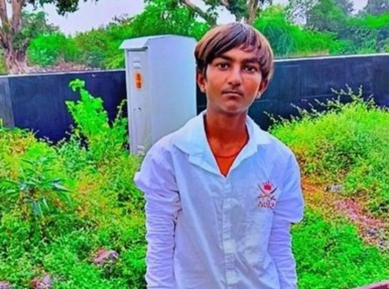 વાંકાનેરના મહિકા ગામમાં ખનીજ માફિયાના ત્રાસ વચ્ચે ત્રણ ભાઈઓનો આત્મહત્યાનો પ્રયાસ 3 wankaner mahika mineral mafia case 1 1.jpg