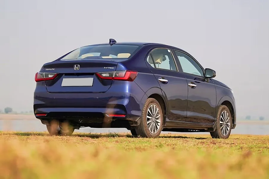 Honda Amaze થી લઈને Tata Nexon સુધી: દેશની 5 સૌથી સસ્તી Level-2 ADAS કારો; કિંમત માત્ર ₹9.15 લાખથી શરૂ 2 cars4.jpg