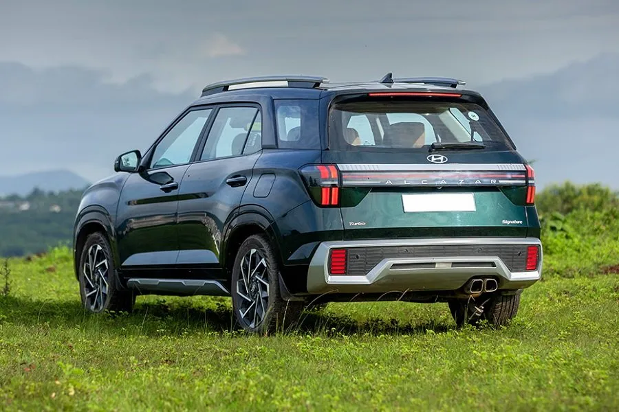 Hyundai Alcazar: 7 સીટર SUV ₹2 લાખના ડાઉન પેમેન્ટ પર ઘરે લાવો! જાણો દર મહિને કેટલો EMI ચૂકવવો પડશે 2 Hyundai ALcazar.jpg