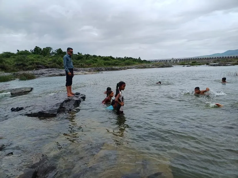 શેત્રુંજી ડેમ શાળાના 20 મેડલથી ભાવનગર જિલ્લાનું ગૌરવ વધ્યું 3 shetrunji dam swimming medals 1.png
