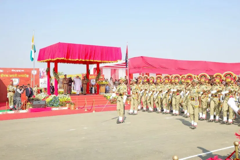 બીએસએફ હીરક જયંતિ સમારોહમાં અમિત શાહ: સરહદે જવાનોની અડીખમ ભૂમિકા પર ભાર 2 amit shah bsf ceremony 1.png