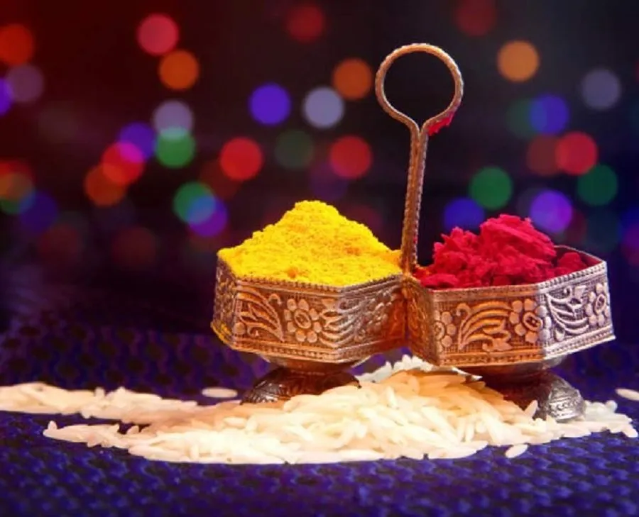 પૂજામાં અક્ષત ચઢાવવા કેમ જરૂરી છે? જાણો ચોખાનું મહત્વ અને નિયમો 3 Akshat Puja
