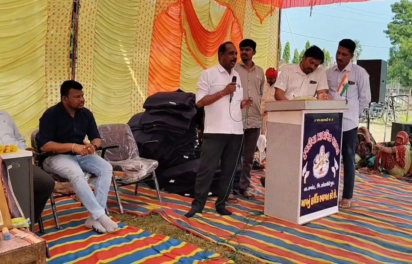 રૂમડીયા ગામની સામાજિક અને શૈક્ષણિક પ્રગતિને ઉજાગર કરતી પ્રેરણાદાયક પહેલ 2 rumadiya village development 1.png