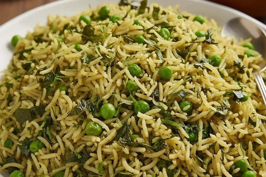 શિયાળામાં લંચ અને ડિનરને બનાવો ખાસ, સરળ રીતે તૈયાર કરો સ્વાદિષ્ટ મેથી-વટાણા પુલાવ 2 Methi Matar Pulao