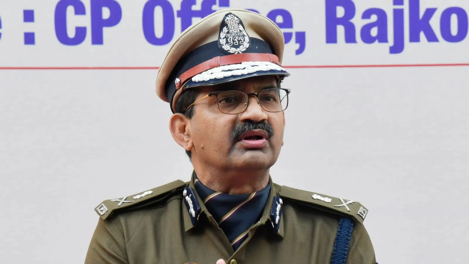 DGP વિકાસ સહાયના નિવેદન બાદ મેવાણીનો તીખો પ્રતિભાવ 2 jignesh mewani vs dgp vikas sahay 1.png