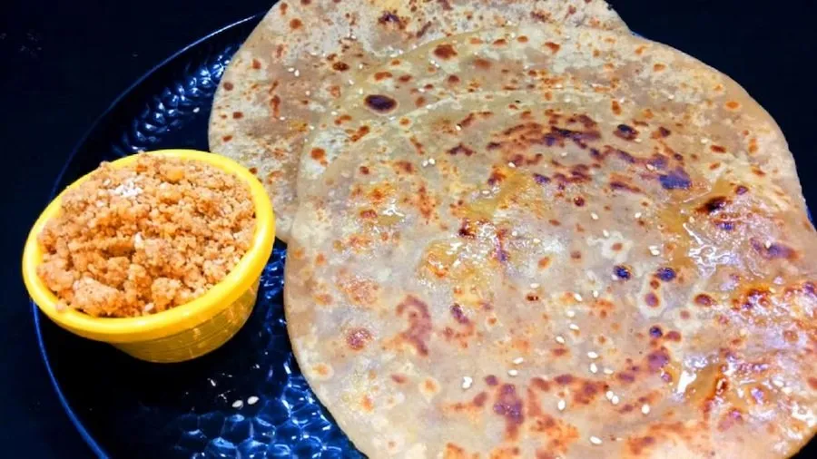 શિયાળામાં બાળકોના ટિફિન માટે બેસ્ટ ગોળની રોટલી, સ્વાદ એવો કે વારંવાર લઈ જવાની જીદ કરશે! 2 Jaggery Roti
