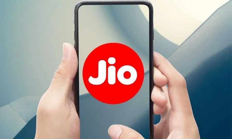 ડેટા કે એન્ટરટેઈનમેન્ટ? Jio લાવ્યું એવા પ્લાન્સ કે તમે જોતા જ રીચાર્જ કરી લેશો! 2 Jio SIM