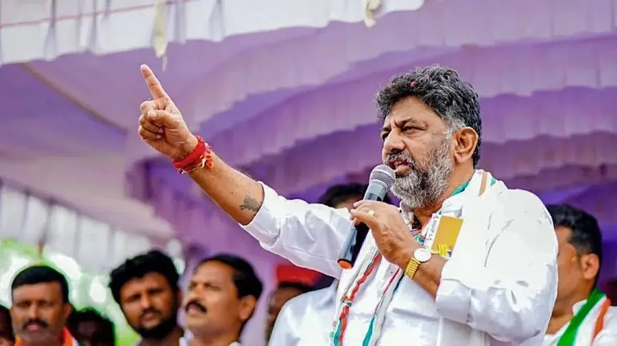 કર્ણાટક કૉંગ્રેસમાં CM પદની લડાઈ હવે ચરમસીમા પર, જાણો અચાનક કેમ જોશમાં આવ્યા ડીકેના સમર્થકો 3 dk shiv kumar.jpg