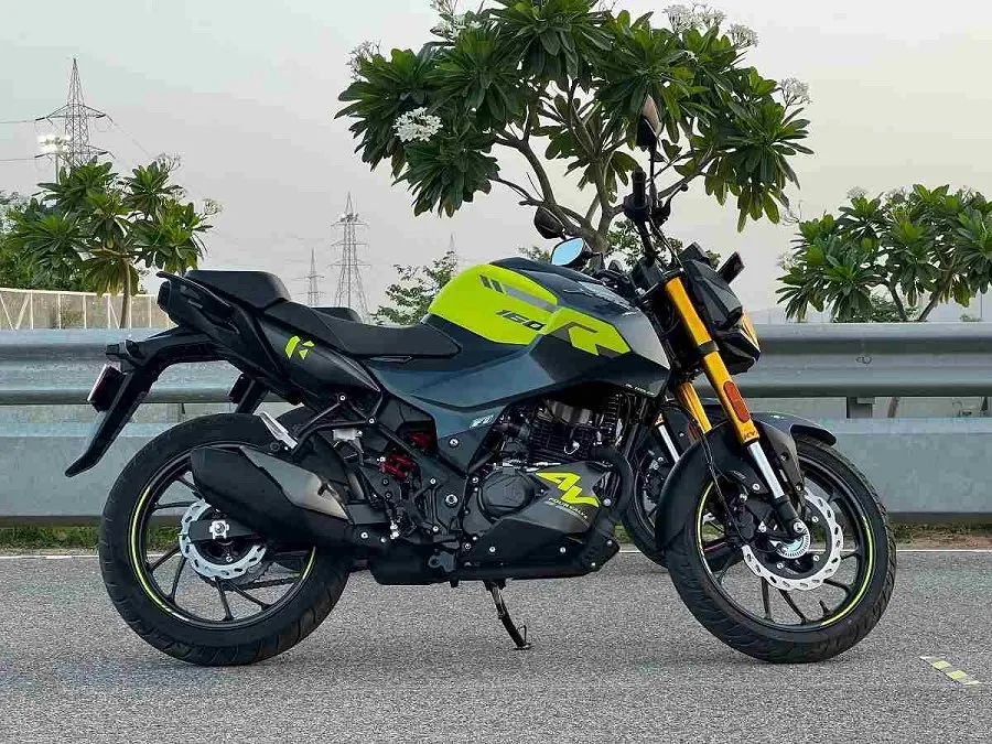 હીરો vs બજાજની ટક્કર: 160cc સેગમેન્ટમાં કોનું પલડું ભારે? માઇલેજ અને કિંમતની સંપૂર્ણ માહિતી 2 bike2.jpg