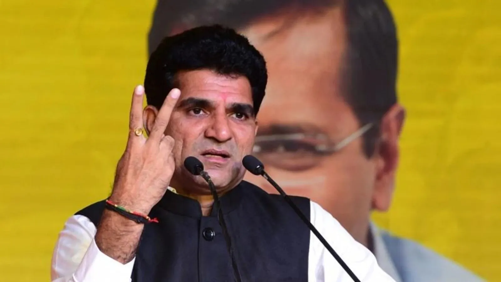 આમ આદમી પાર્ટીની નવી લહેરથી ગુજરાતના રાજકારણમાં ગરમાવો, કોંગ્રેસને ખુલ્લું આહ્વાન 2 aap gujarat politics 1.png