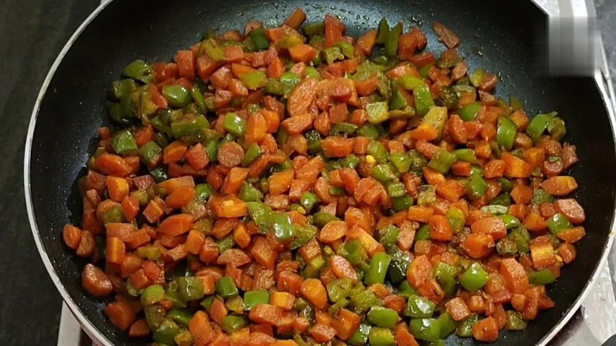 સુપર હેલ્ધી & સુપર ટેસ્ટી શિમલા મરચાં અને ગાજરનું શાક 2 Carrot Capsicum Recipe